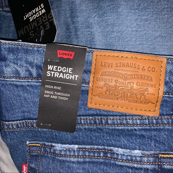 Levi’s Wedgie Straight Jeans in Jive Tone - Picture 5 of 6